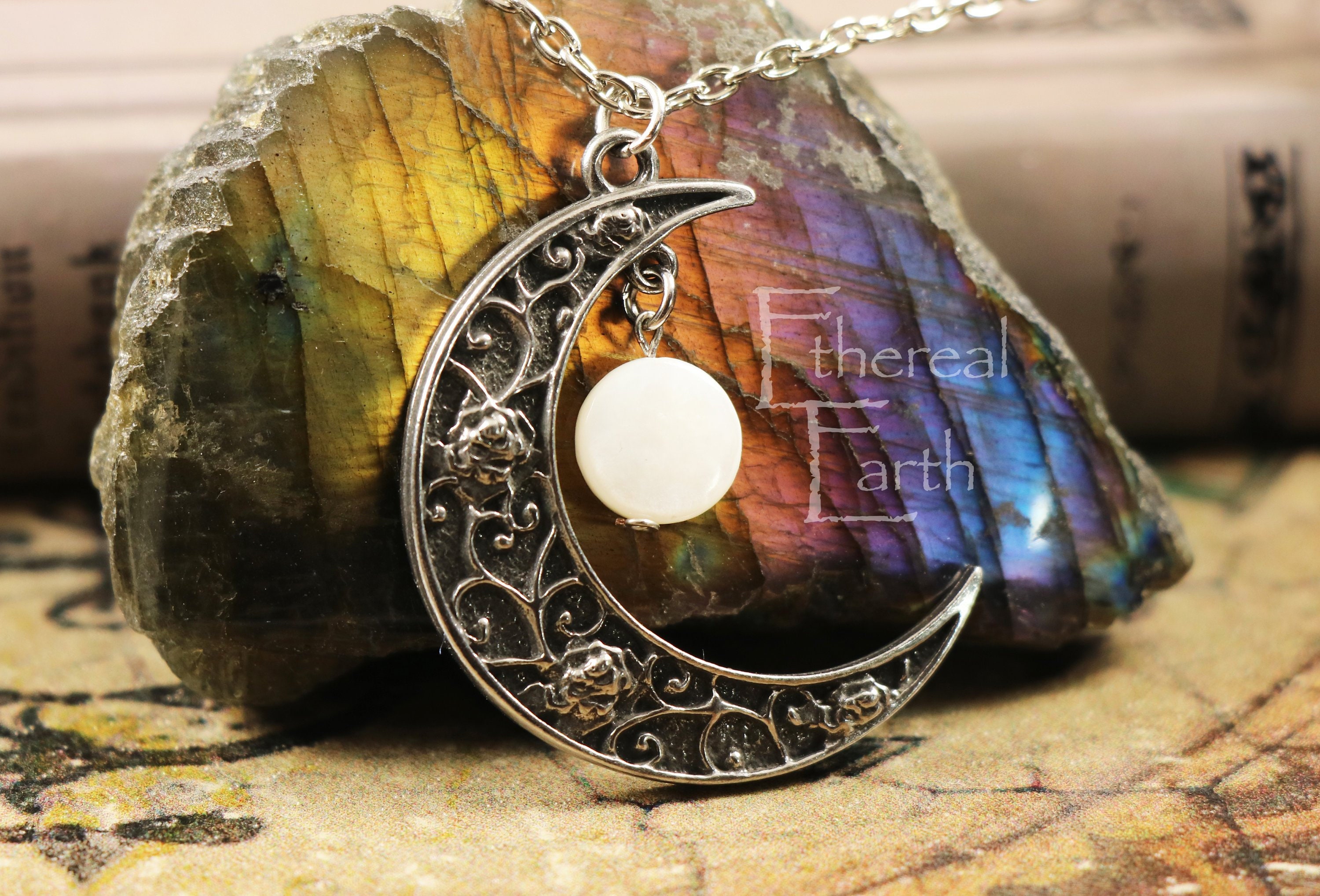 mother of pearl crescent moon pendant
