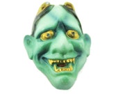 Toshikane 19mm Hannya button Green Female Demon Mask for Noh Play Hand Painted Arita Porcelain Japanese Theater For Jewelry or Sewing