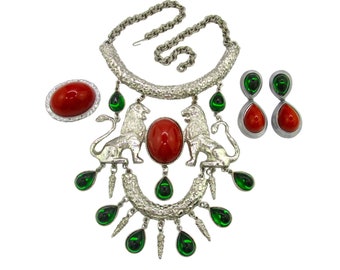Donald Stannard Twin Lions Set/Large Lucite Mocha Red Oval Cabochons/Green Pendeloque Teardrops/Silver tone Earrings Necklace Brooch Parure