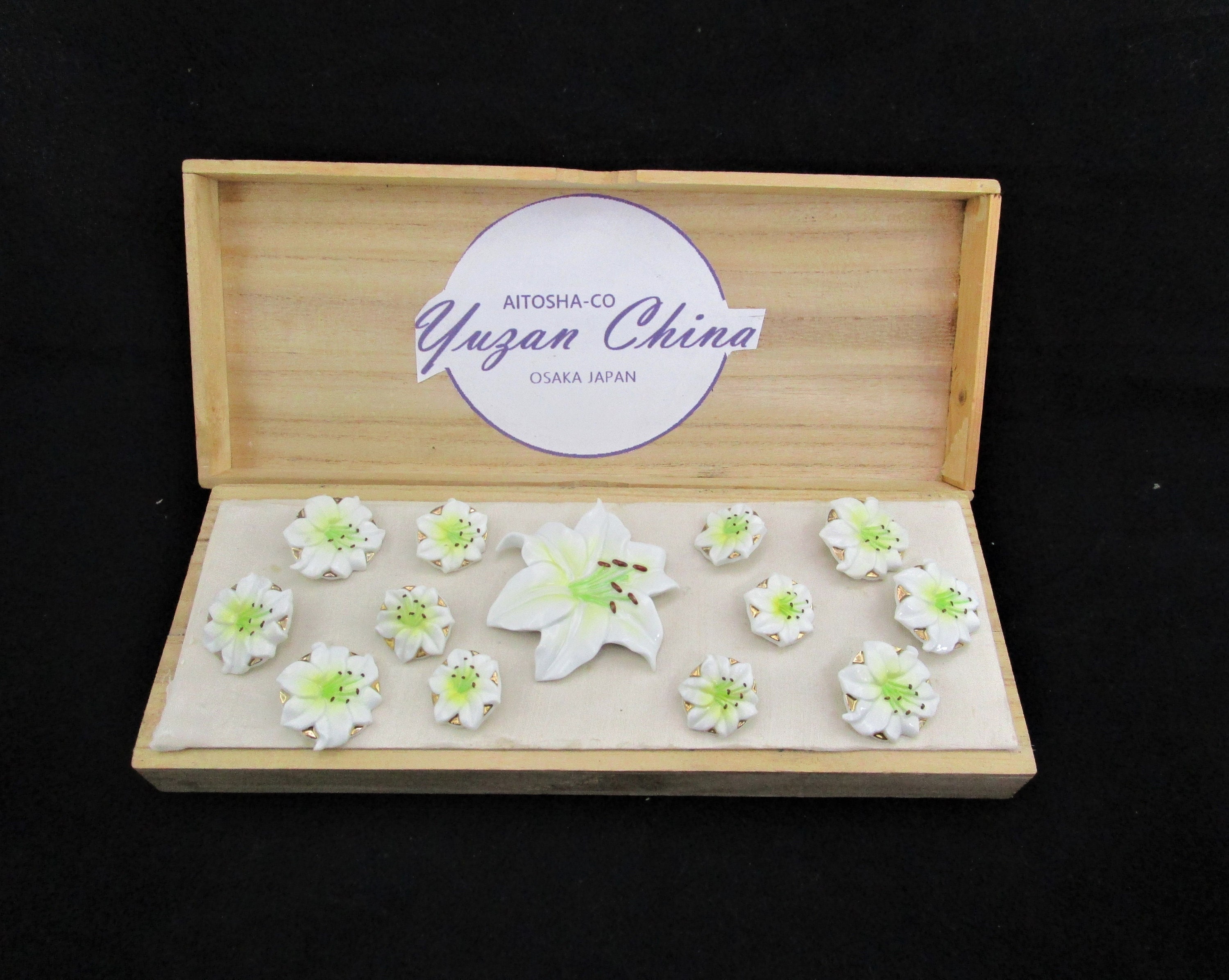 AITOSHA 13pc -yuzana Flower Buttons & Pin Set/hand Painted