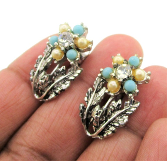 Coro Flower Earrings/ White Faux Pearls/Turquoise… - image 5