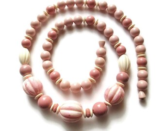 VINTAGE AVON Burst of Spring  Chunky Mocha Pink and Cream Lucite Boho Necklace with Hidden Clasp