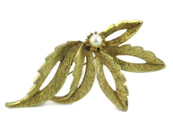Vintage Faux Pearl Leaf Motif Gold Tone Pin
