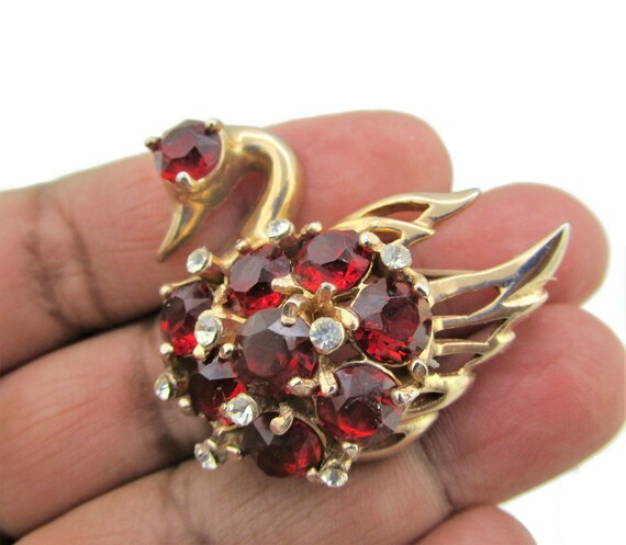 REJA Swan Brooch/Gold Tone Bird Pin/Large Red  & … - image 5