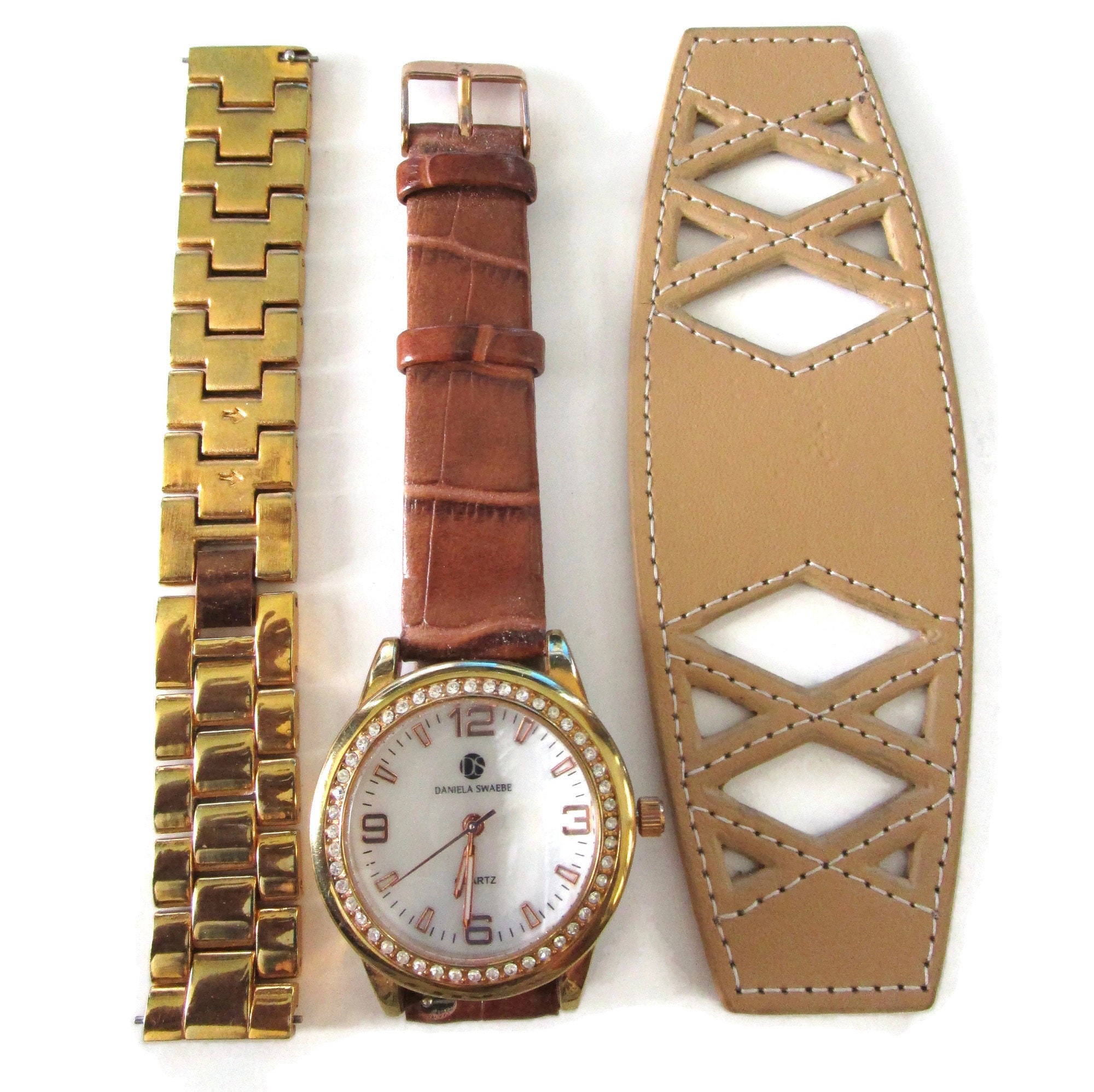 Daniela Swaebe Watch/ Changeable Gold Tone Metal & Leather Bands