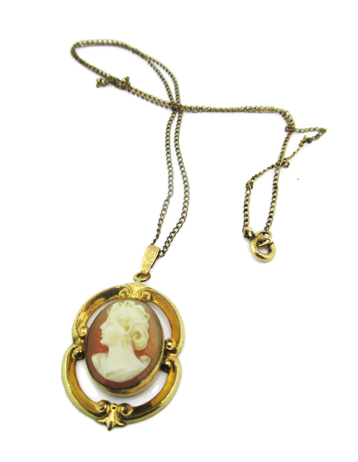 VINTAGE 1930s GOLD FILLED LARGE HEART LOCKET WITH SHELL