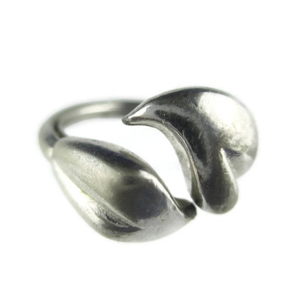 Vintage Avon Silver Tone  Lily Leaves ByPass Adjustable Split Ring Size 7