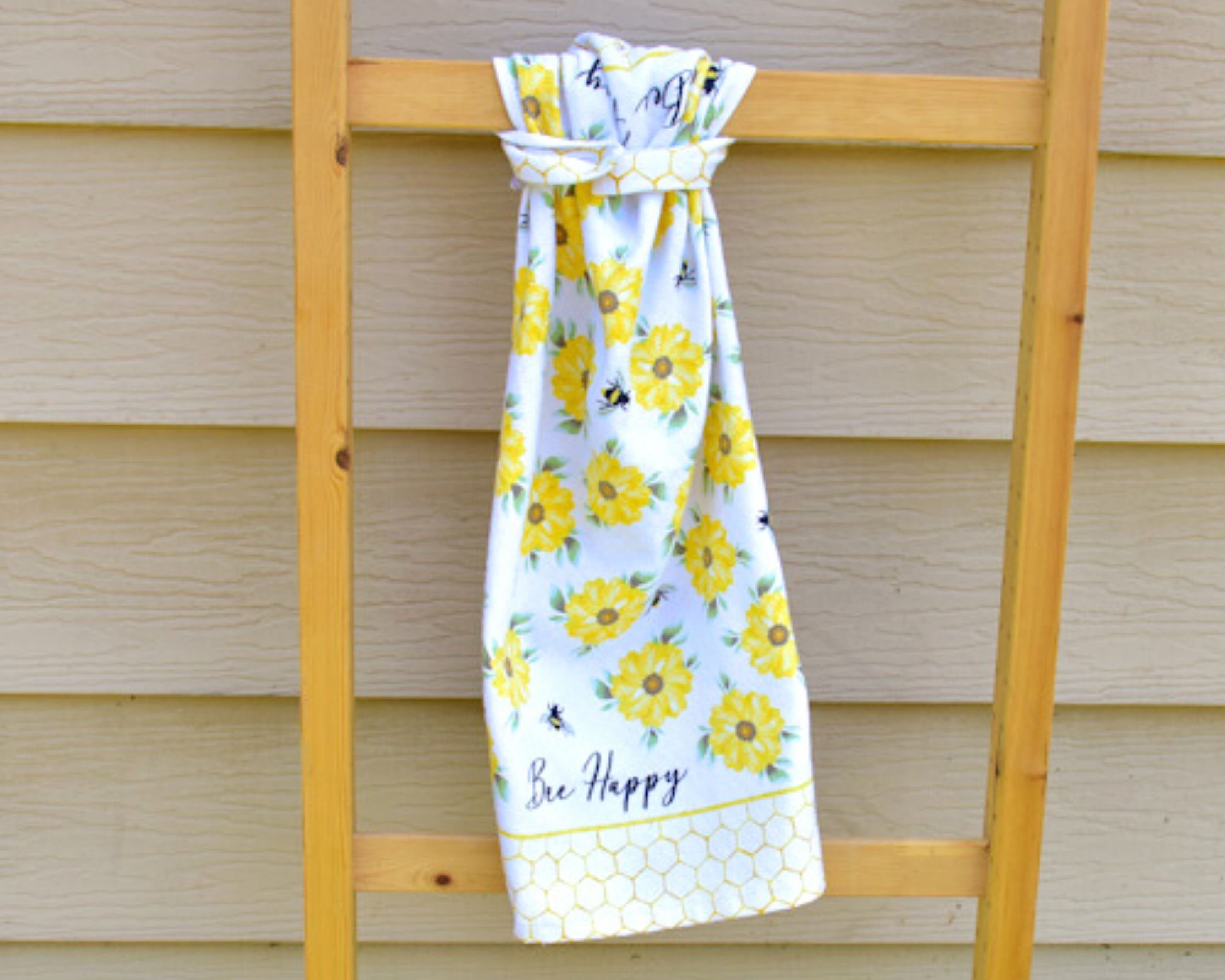 REDUCED CLEARANCE Hanging Kitchen Towels, Bee Happy, Kitchen Décor