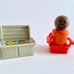 Vintage Fisher Price Little People Play Family A Frame