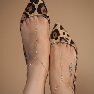 14k Gold Filled Tiny Swarovski Crystals Foot Piece Anklet