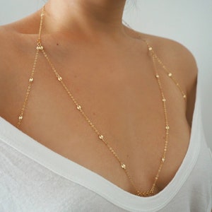 Cadena para el cuerpo con forma de top estilo halter con monedas diminutas bañadas en oro de 14 quilates, versión 2.0