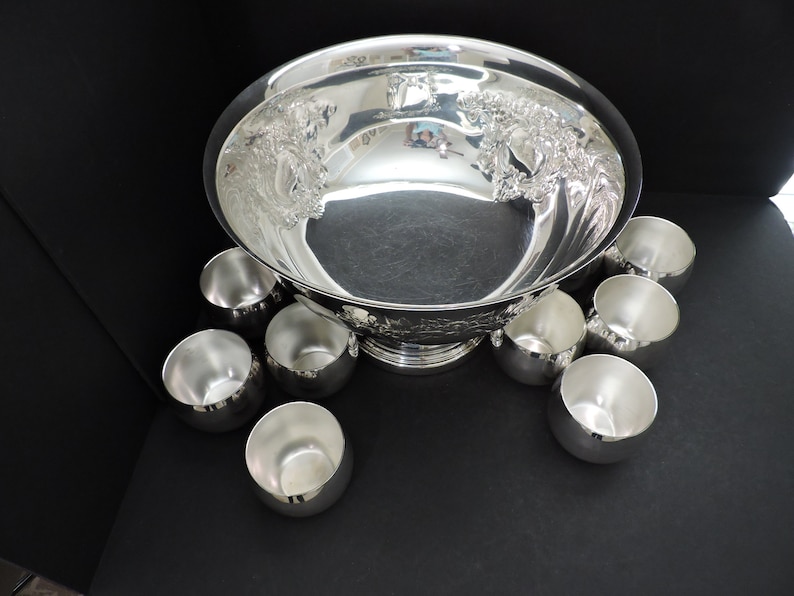 Silver Plate Punchbowl and Cups Set Vintage Formal Dinner Drinkware Wedding Reception GreenTreeBoutique imagem 3