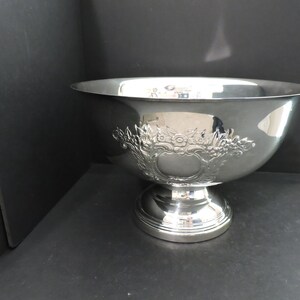 Silver Plate Punchbowl and Cups Set Vintage Formal Dinner Drinkware Wedding Reception GreenTreeBoutique imagem 2