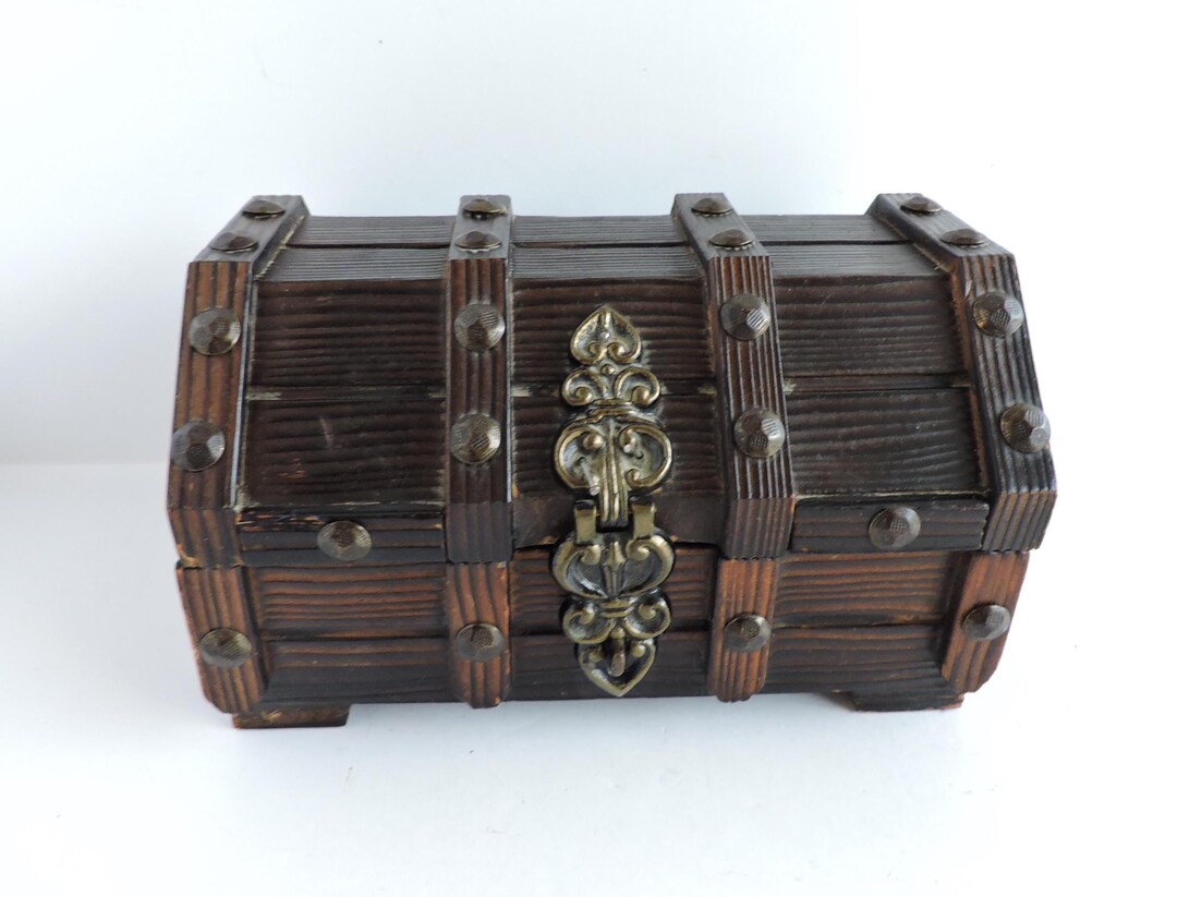 Vintage Wood Treasure Chest Jewelry Box Keepsake Bookshelf Decor ...