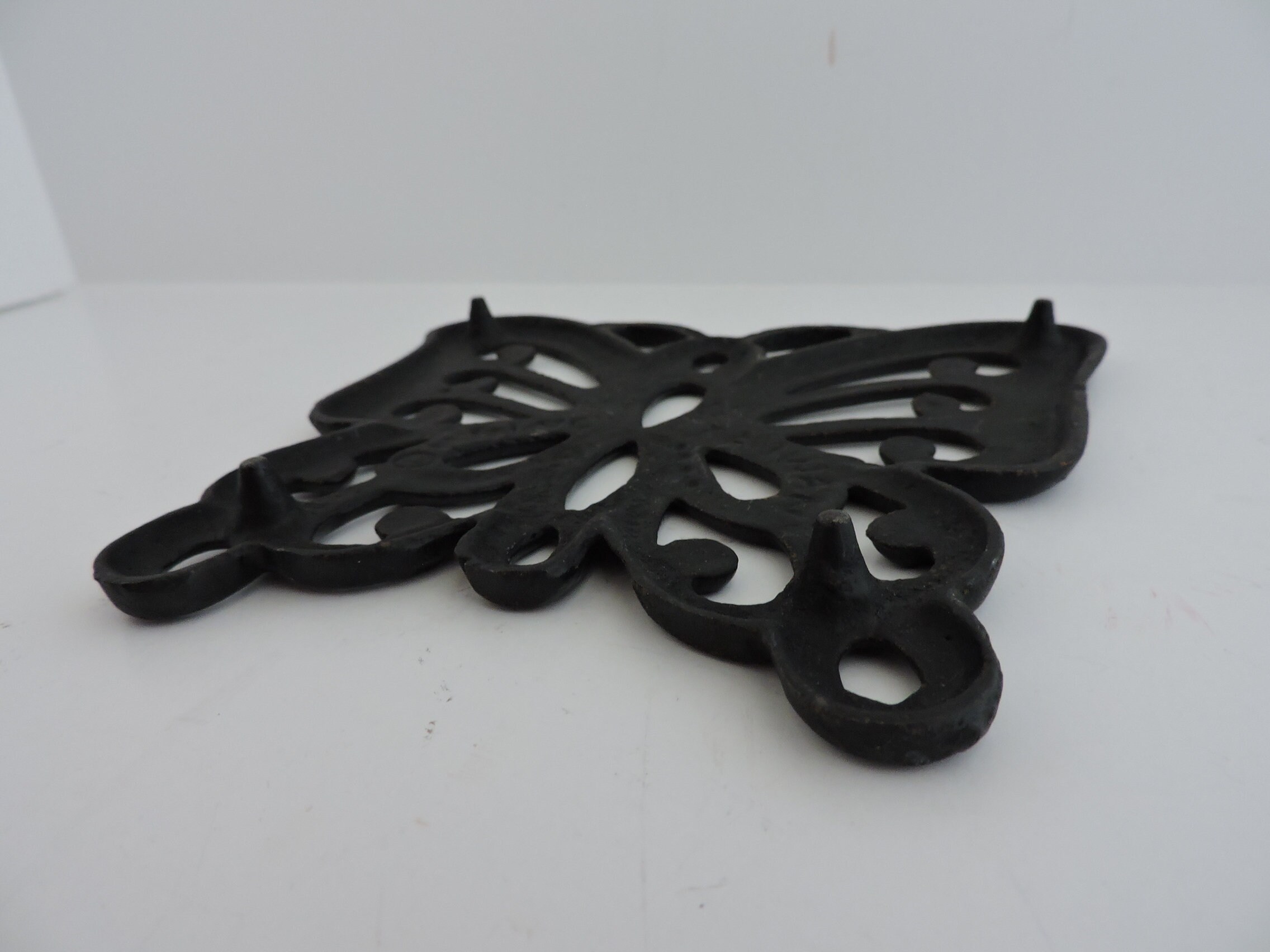 Sumnacon Gusseisen Untersetzer Oval – 24,3x18,3 Cm, Hitzebeständig Mit 4 Gummifüßen, Antik-grün