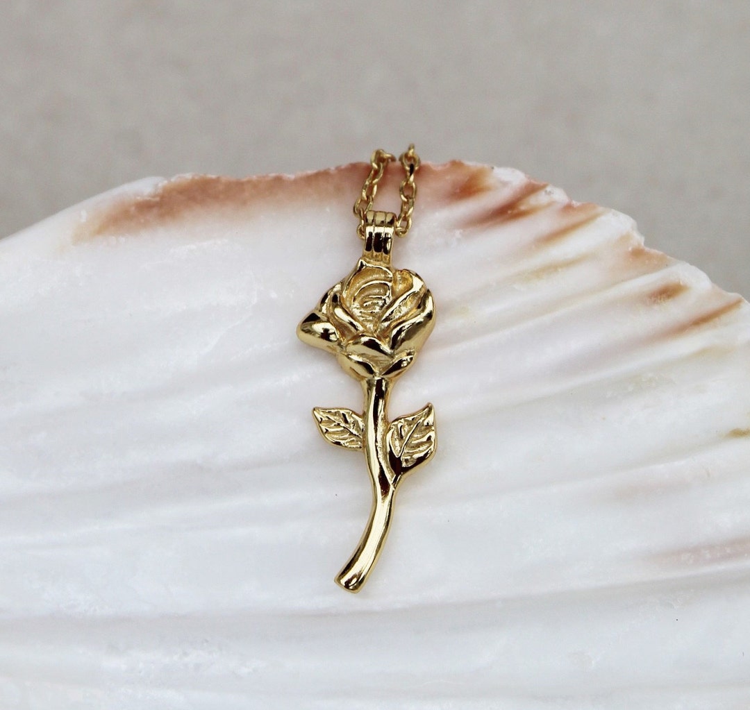 Fancy Gold R Flower Gold Flower Pendant Necklace , Dainty Gold Necklace , Layer Necklace ...