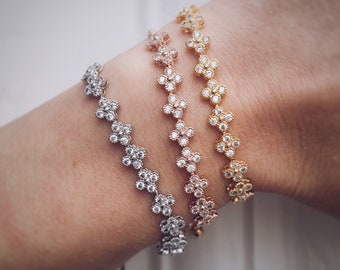 Vintage Sparkling White Crystals CZ Flowers Floral Design Tennis Chain Bracelet 925 Sterling Silver BR 852L