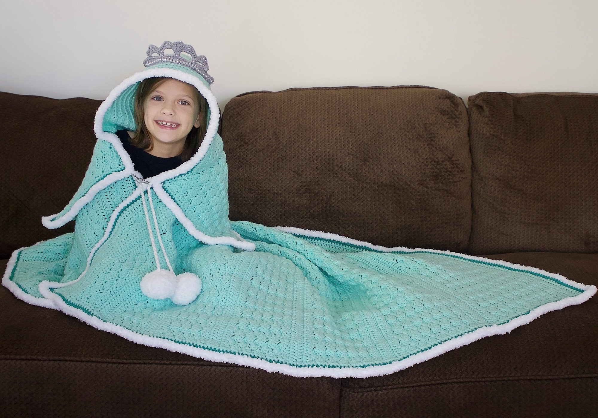 Crochet Princess Blanket Pattern. Beautiful Hooded Queen
