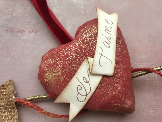 Papier Cadeau Coeur rouge avec la Saint-Valentin de flèche