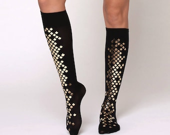 Collants hauts de genou de sirène noire avec des écailles dorées brillantes / bas de genou en écaille de sirène semi-opaque / chaussettes de genou