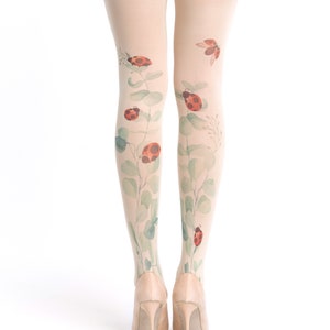 Collants floraux imprimés coccinelles et eucalyptus, collants de mariage pour mariées et demoiselles d'honneur, vêtements naturels, tenue cottagecore image 3