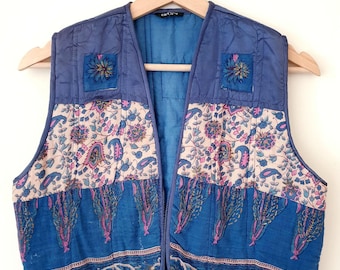 Vintage hand block printed 1970s Indian cotton vest ~  very lightly quilted padded waistcoat / s m ~ ethnic boho festival 60s ~ hippy trail