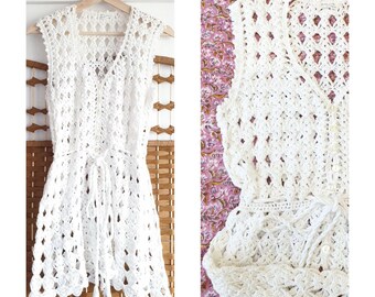 Cute 1960s white crochet mini dress / tunic ~ hand made hippy boho ethnic hippy trail ~ s petite ~ hand crafted lace party tunic