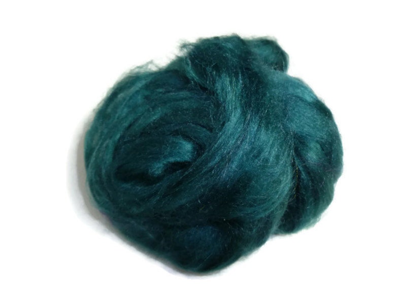 1 oz Silk Roving ,color Ireland 1 oz Silk Roving ,color Ireland