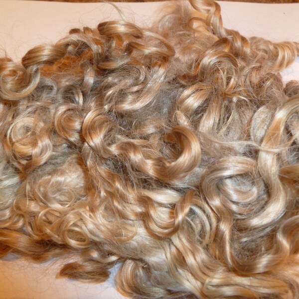 Prime Kid Mohair wool locks hand picked and seperated, colour champagne blonde ,RM-8