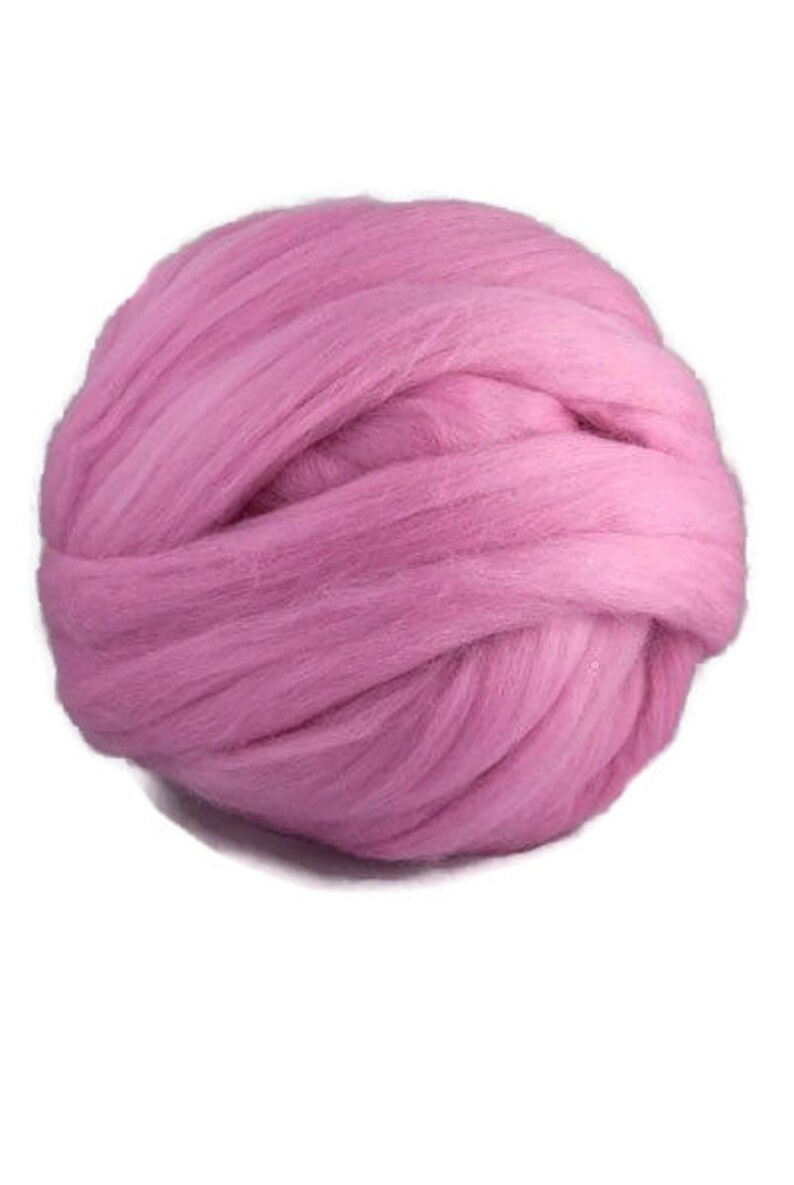 Superfine Merino wool roving 19 microns , Color: Cyclamen image 1