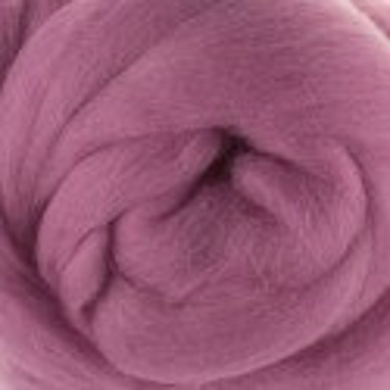 Superfine Merino wool roving 19 microns , Color: Cyclamen image 2