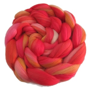 Superfine merino wool roving 19 microns 4 oz, Tempera Collection ( Calypso )