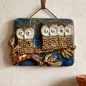 Ego Stengods Eulen-Wandplakette von Willi Fischer, schwedisches Vintage-Keramik-Eulenrelief, Mid-Century-Modern-Steinzeug, Kunstgeschenk aus Lidköping, Schweden
