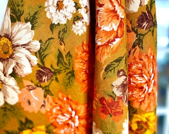 English vintage fabric valance curtain Sanderson. 70s retro floral print cottage chic Country decor modern design Flowery design. 2.35 yds