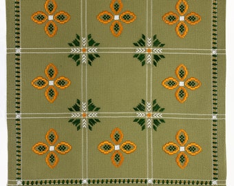 ヴィンテージスウェーデン刺繍リネンテーブルクロス：60年代の花柄