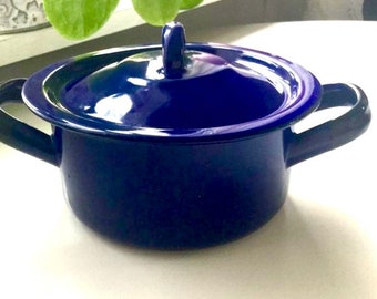 60s vintage enamel casserole. Decorative Small blue retro pot Made in Poland. Mod retro kitchenalia.  Mint condition.