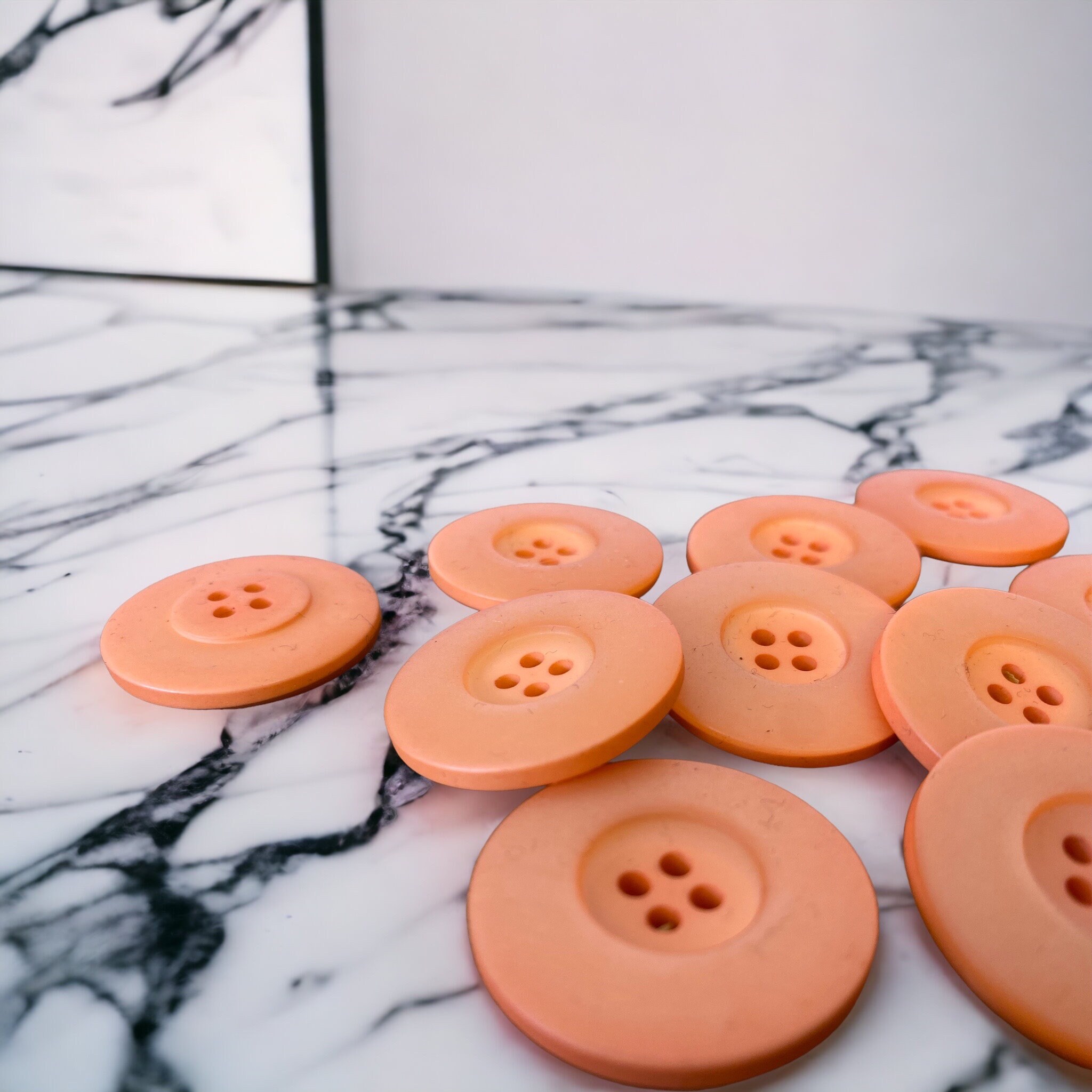 Lot De 7 Boutons Vintage Roses Saumon Striés – Pied Plat 2,1 Cm – Idéal Couture & Création