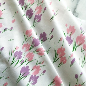 Swedish Retro fabric 60s floral print Scandinavian pattern vintage fabric Cotton pink purple Quilting Flower power mod sewing