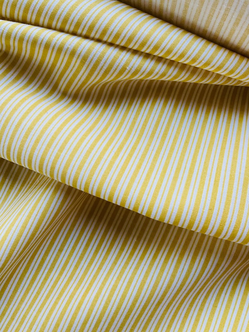 Fantastiskt vintagetyg med bränd gul randig färg, högkvalitativt tyg, retrotyg, skandinavisk design, svensk bomullstextil bild 4
