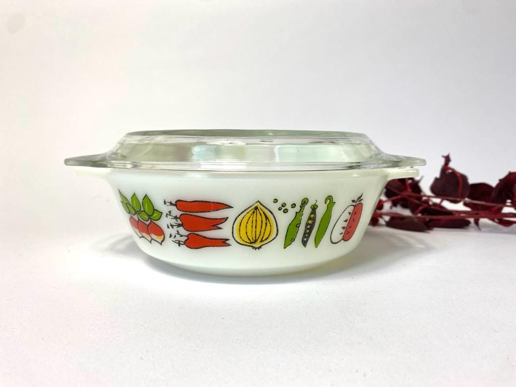 Vintage JAJ Pyrex England HARVEST - 505 Round Dish Glass Casserole with Lid - Retro Kitchen 1970s Serving Dish - Vegetable Decoration