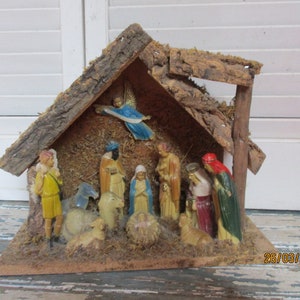 Vintage Nativity Set Creche Scene Wood & Moss Plastic Figures, Mary, Joseph, Baby Jesus, 3 WiseMen, Shepard, Angel and 4 Animals,