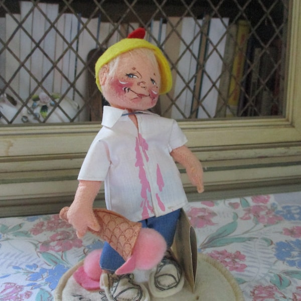 Annalee Doll, Little Boy with melting Ice Cream Cone, 10th Anniversary Edition 1993, Annalee Doll Society.