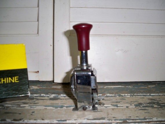 Faymus Junior Automatic Numbering Machine, made in Japan, Great Vintage Office Machine View 4