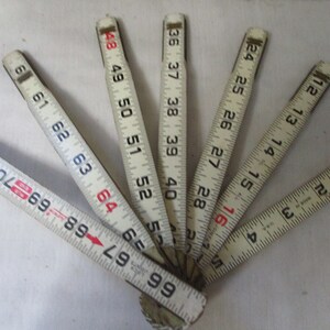 Vintage Lufkin Metall Klappband, erweiterbares 6 Ft 72" Messband, Lineal. Made in USA, Weiß mit schwarzen Zahlen.