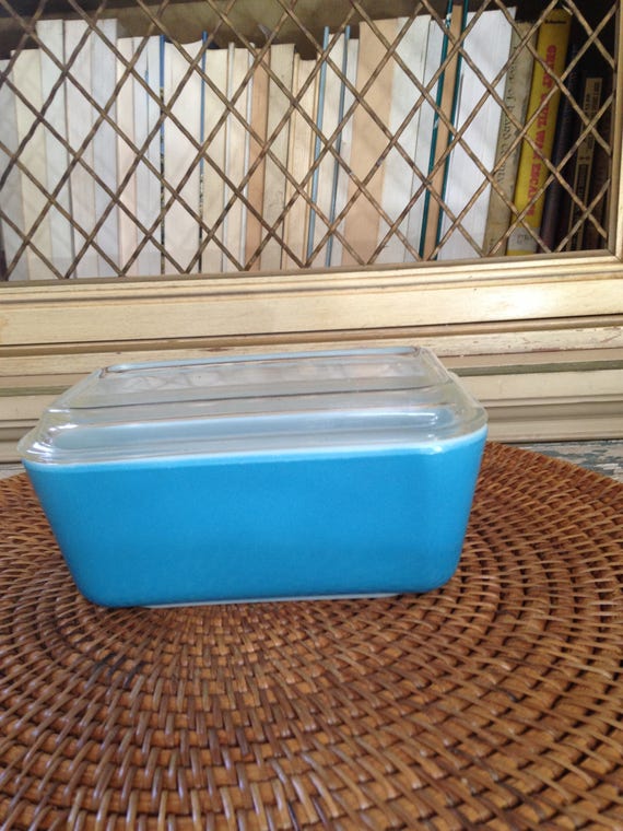 Lovely Vintage Loaf Pan # 34 Blue on White SNOWFLAKE Garland Pattern 1960/'s Great Size Perfect Pyrex Ovenware Desirable Design