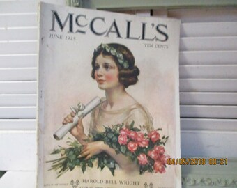 Czasopismo McCall&#39;s z 1925 r., piękna okładka, zatytułowane „Her Graduation Day”, 96 stron, okładka przednia i tylna zachowane w nienaruszonym stanie.