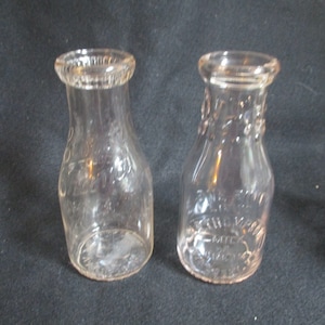 Ihre Wahl, Pint Vintage Milchflaschen, Clover Brand 1944, Radford, Va. und frühe 1900er Jahre geprägte halbe Pint Hobnail Milchflasche, HR Thompson