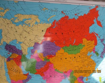 Stara mapa Azji do rozwijania. Nigdy nieużywana. Idealna do ekspozycji ściennej lub zajęć w domu. Geo F Cram Co.