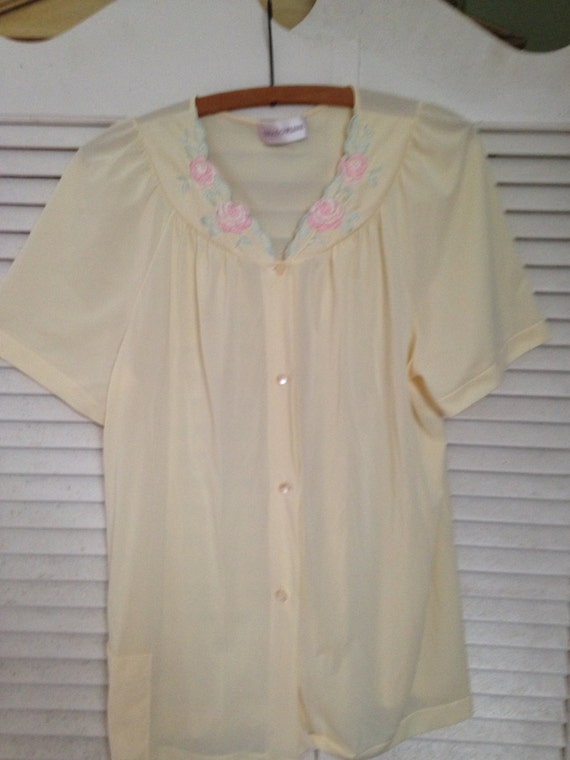 Vintage Shadowline Butter Yellow Embroidered Blous