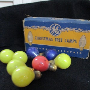 Vintage Advertising General Electric Box, wonderful graphics, General Electric Co. Nela Park, Cleveland 12 Ohio, and 9 Vintage Blubs
